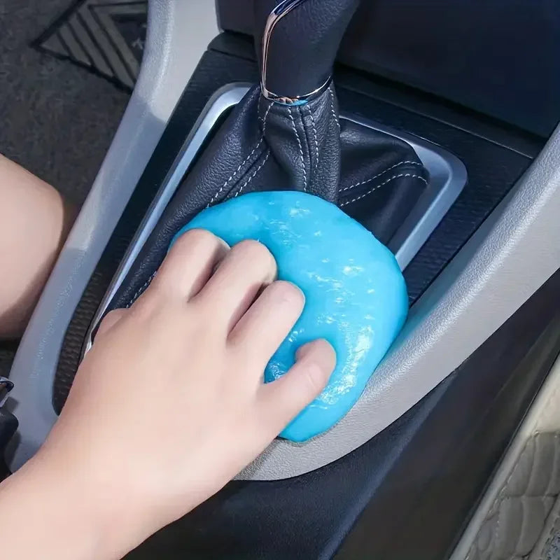 Cleaning gel removing dust from air vent