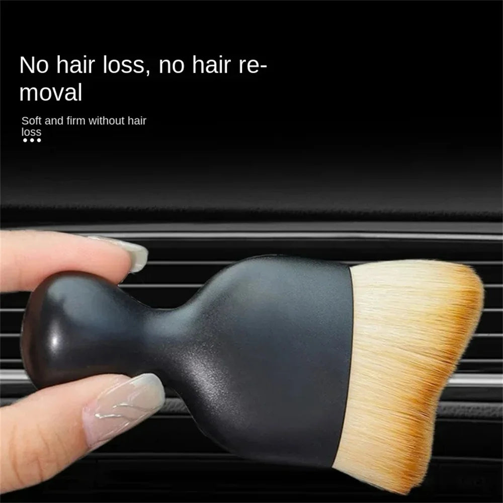 Detailing brush with protective cap
